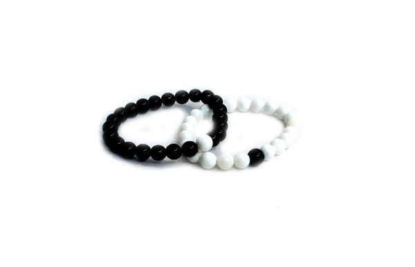 Astroghar Black onyx & white agate fancy yin yang pair stretch bracelet