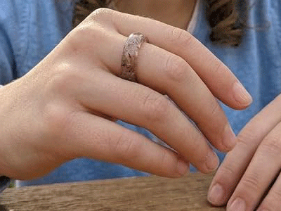 Natural Strawberry Quartz Crystal Band Ring - Image 2